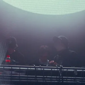 LONOWN, riserayss - Undercover