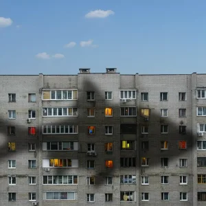 Невидимки смотрящие на ботинки - Шар