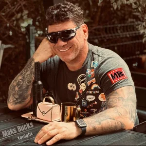 MAKS BUCKS - Tonight