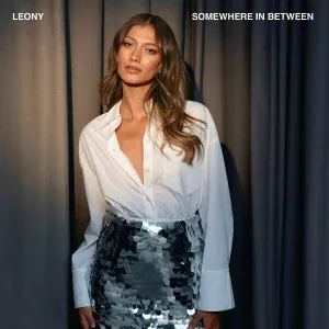 VIZE, Leony - Love On the Line