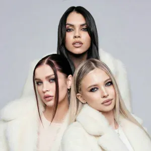 SEREBRO - Снег идет