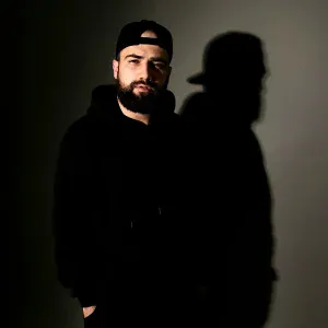 CHAINY - Символ