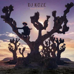 DJ Koze feat. Eddie Fummler - Moving in a Liquid