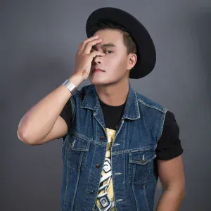 Tố Đoàn feat. Hương Ngọc Vân - Căn Nhà Màu Tím
