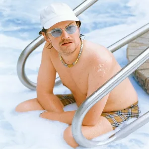 Myd feat. Mac DeMarco - Moving Men (feat. Mac DeMarco)