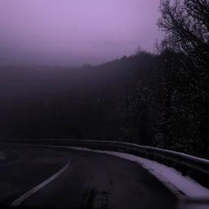 nøave - Raindrops, Nature's Tiny Drummers on a Rusty Roof